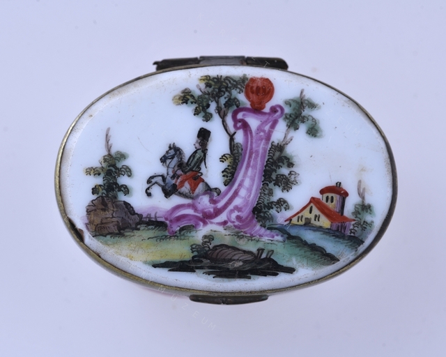 Snuffbox