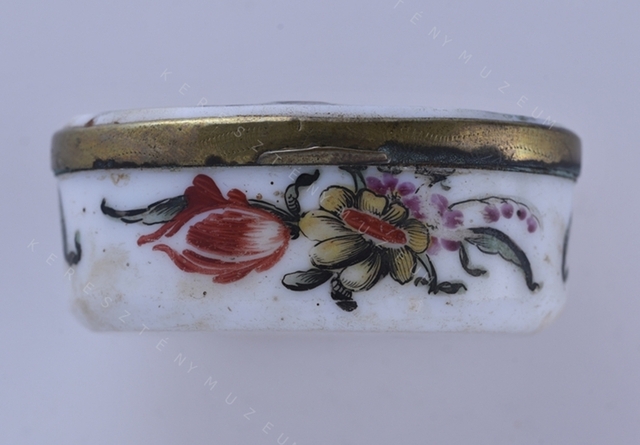 Snuffbox